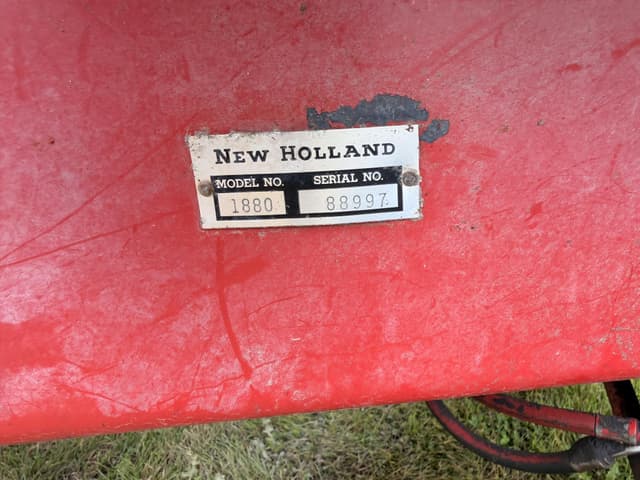 Image of New Holland 1880 equipment image 1