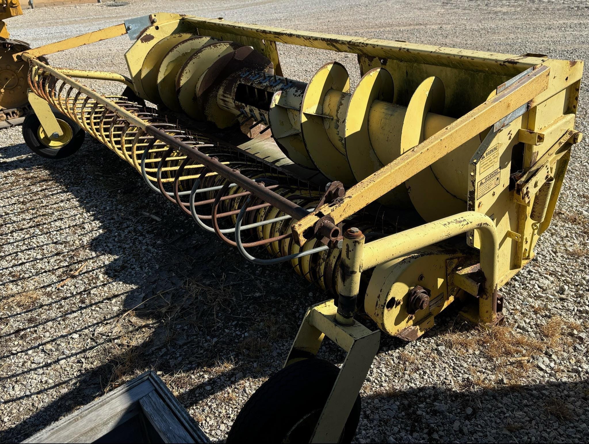 New Holland 1895A Equipment Image0