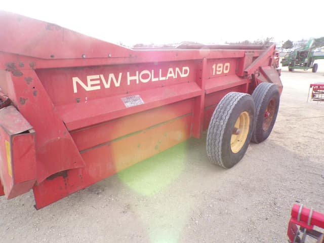 Image of New Holland 190 equipment image 3