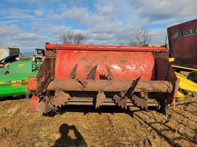 Image of New Holland 195 equipment image 4