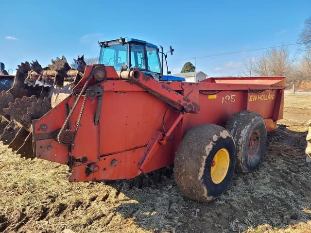Image of New Holland 195 equipment image 3