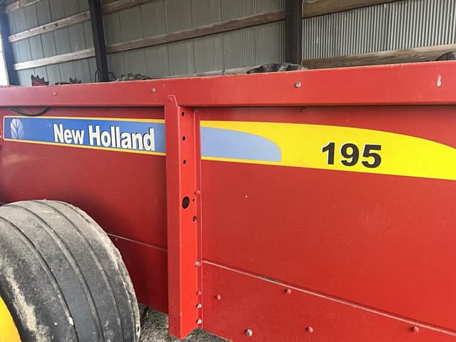 Image of New Holland 195 equipment image 3