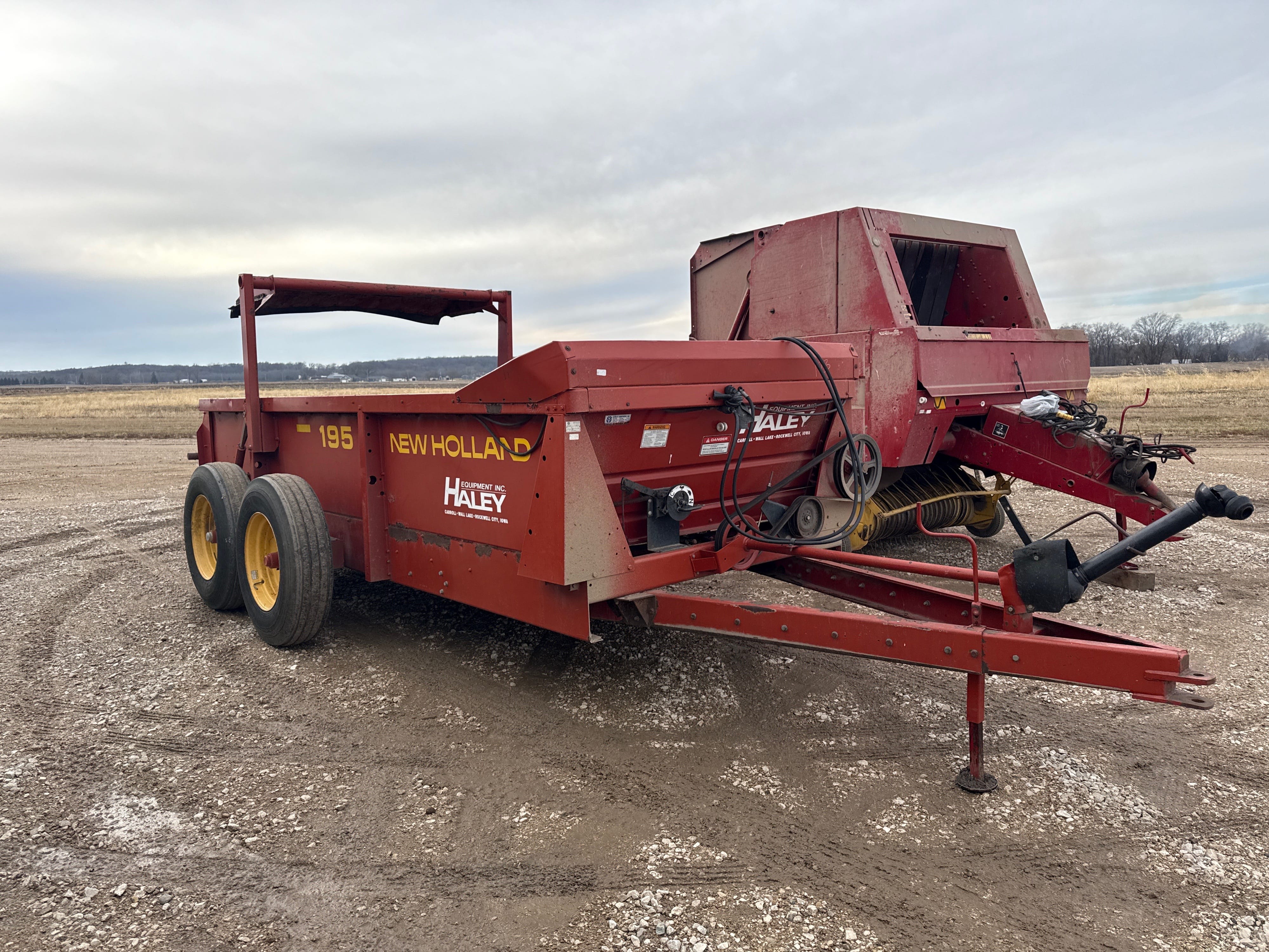 New Holland 195 Equipment Image0