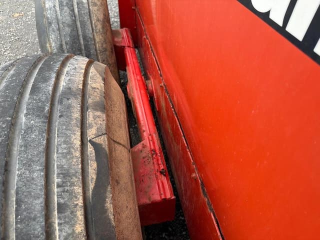 Image of New Holland 195 equipment image 3