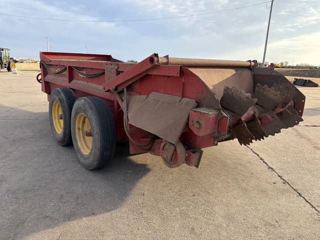 Image of New Holland 195 equipment image 3