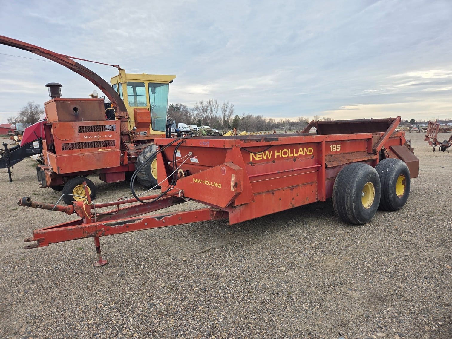 New Holland 195 Equipment Image0