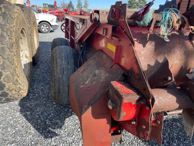 Image of New Holland 195 equipment image 4