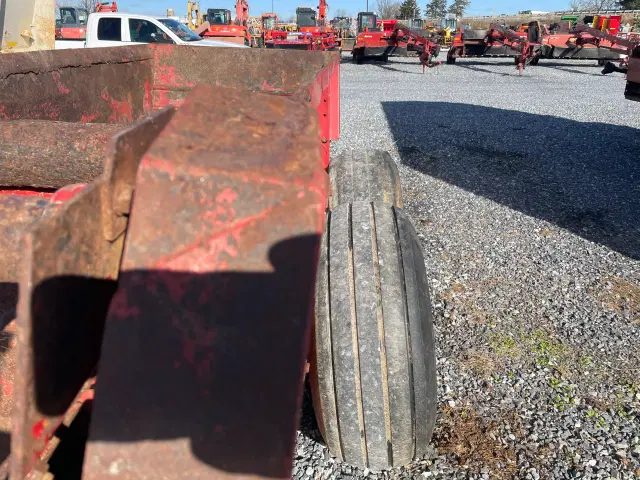 Image of New Holland 195 equipment image 2