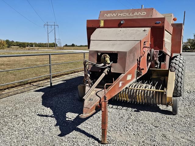 Image of New Holland 2000 equipment image 1