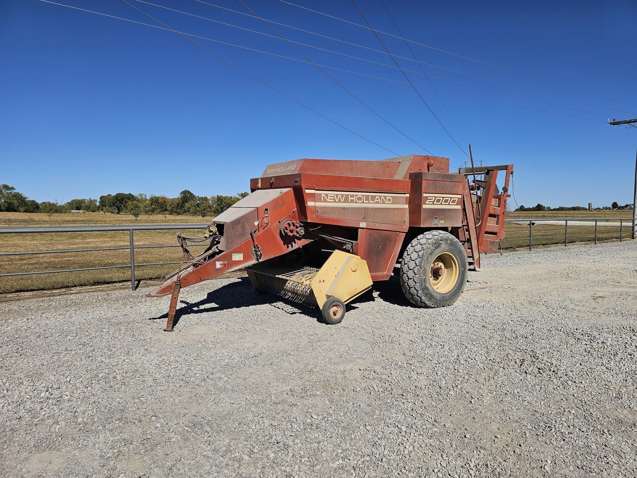 Main image New Holland 2000