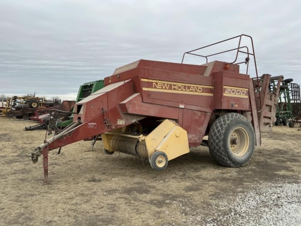 New Holland 2000 Equipment Image0
