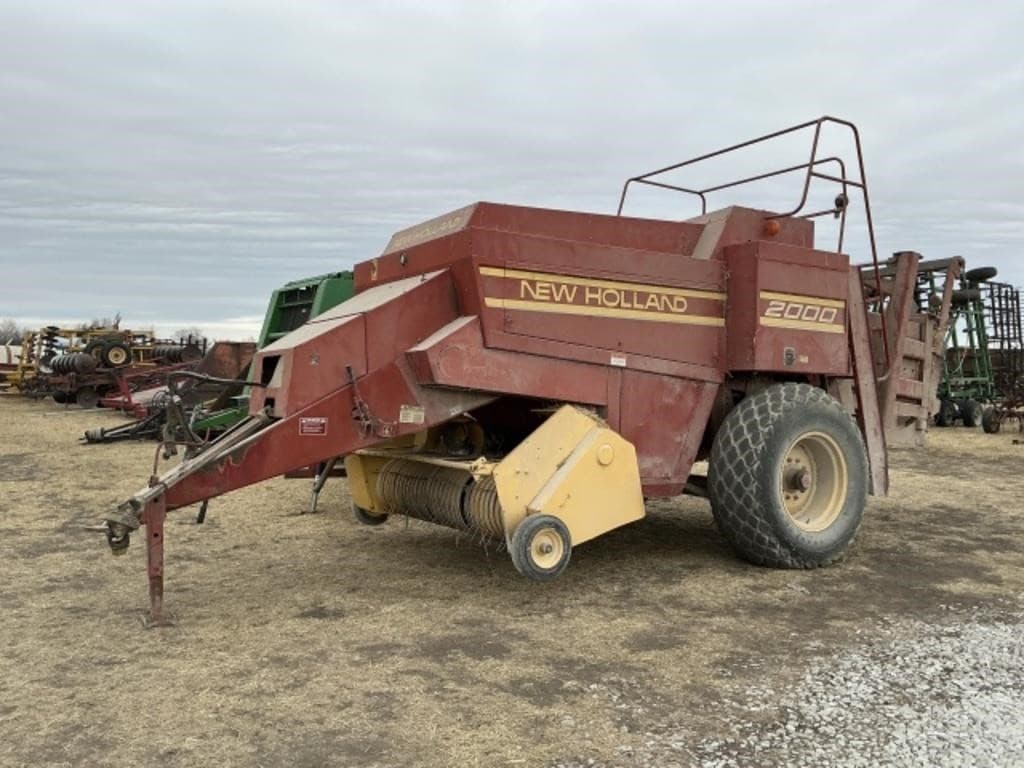 Image of New Holland 2000 Primary image