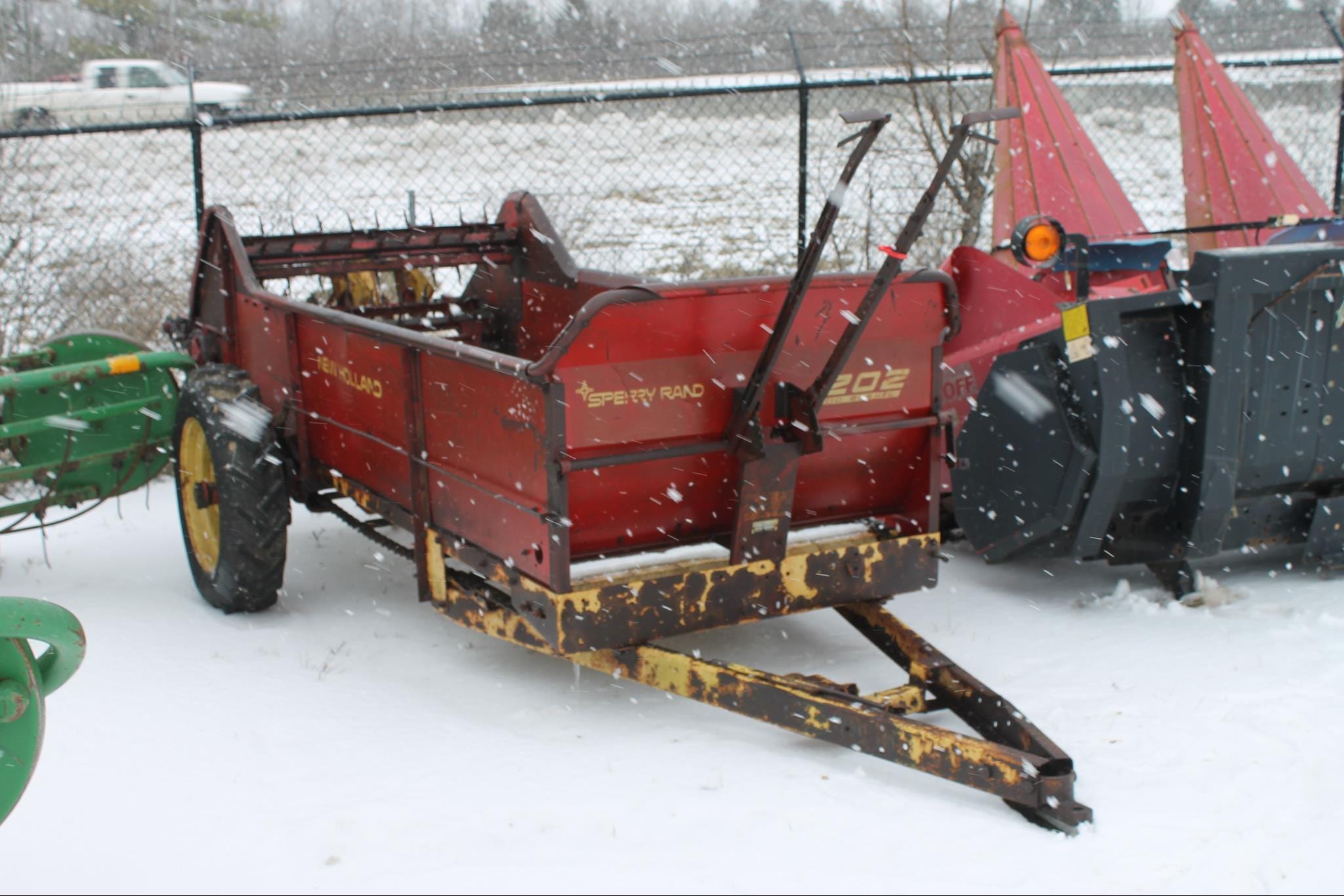 New Holland 202 Equipment Image0