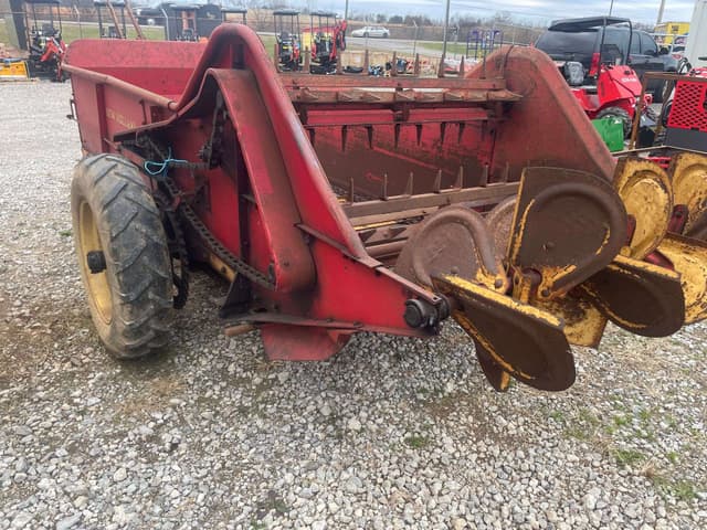 Image of New Holland 202 equipment image 3