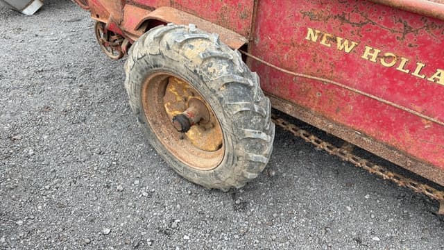 Image of New Holland 202 equipment image 3