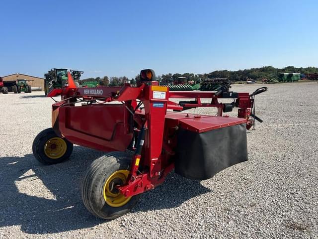 Image of New Holland 210 equipment image 4