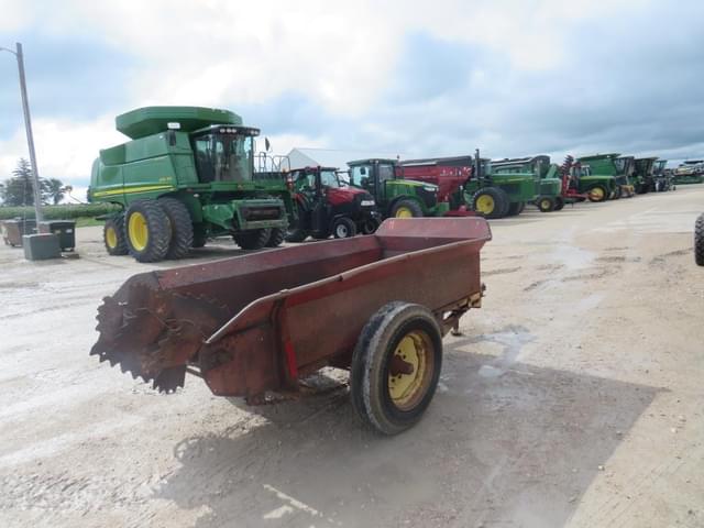 Image of New Holland 212 equipment image 1
