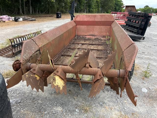 Image of New Holland 212 equipment image 2
