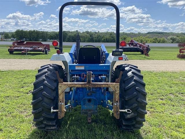 Image of New Holland 2120 equipment image 3