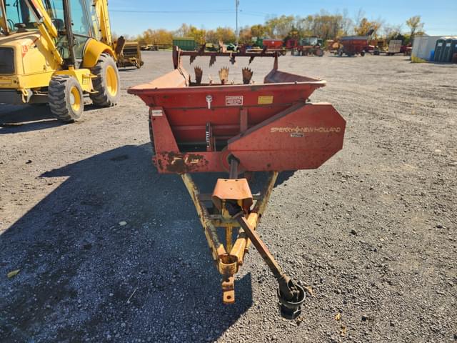 Image of New Holland 213 equipment image 1