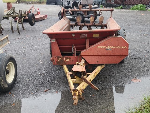 Image of New Holland 213 equipment image 1