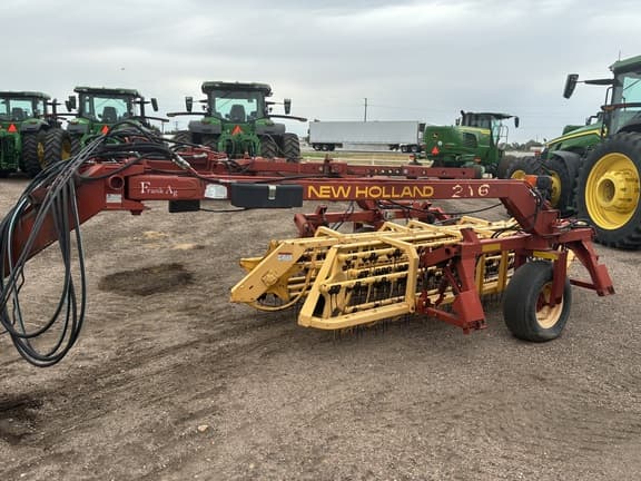 Image of New Holland 216 equipment image 1