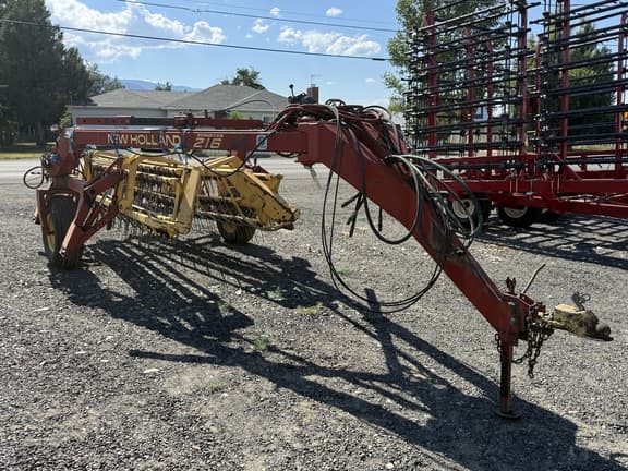 Image of New Holland 216 equipment image 1