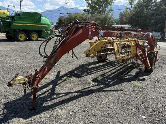New Holland 216 Equipment Image0