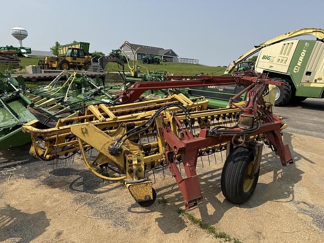 Image of New Holland 216 equipment image 1
