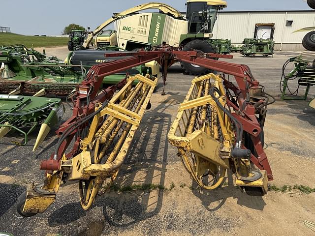 Image of New Holland 216 equipment image 2