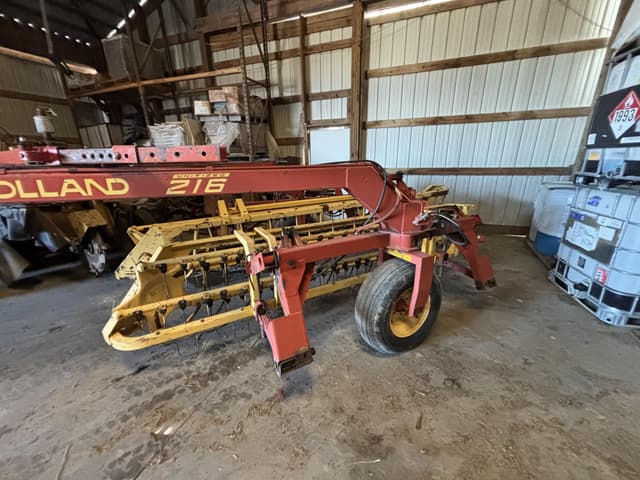 Image of New Holland 216 equipment image 2