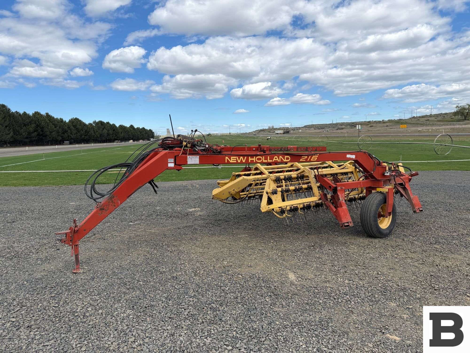 New Holland 216 Equipment Image0