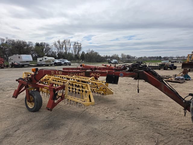 Image of New Holland 216 equipment image 1