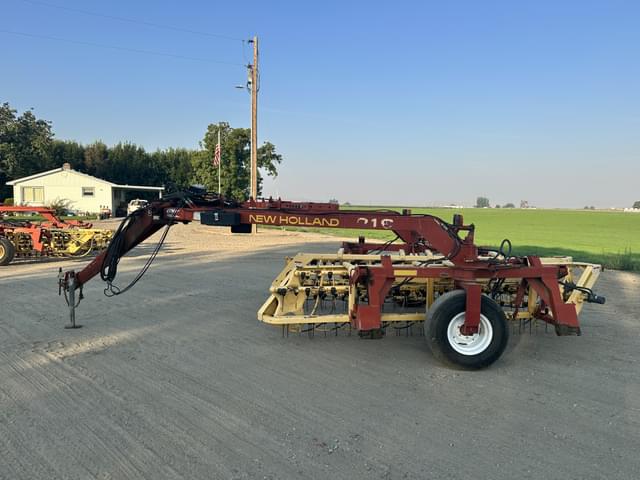Image of New Holland 216 equipment image 1