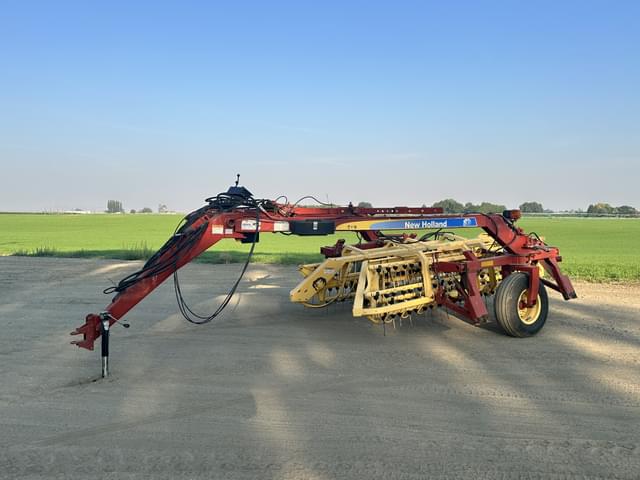 Image of New Holland 216 equipment image 1