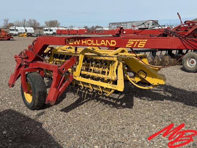 Image of New Holland 216 equipment image 1