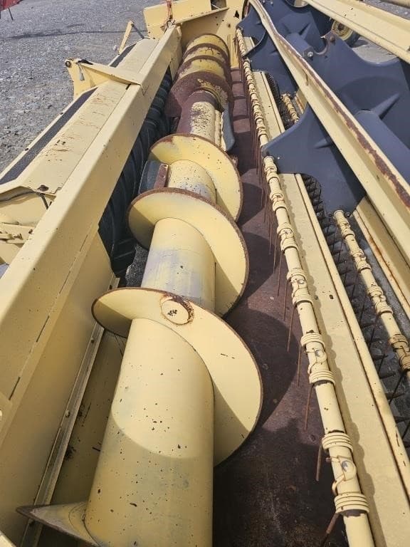 Image of New Holland 2216 equipment image 4