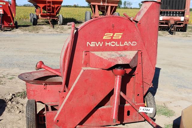 Image of New Holland 25 equipment image 1