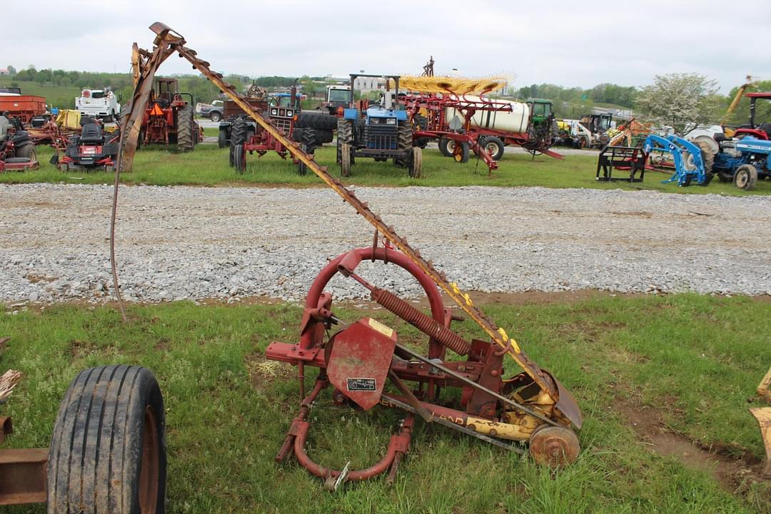 Image of New Holland 451 Image 0