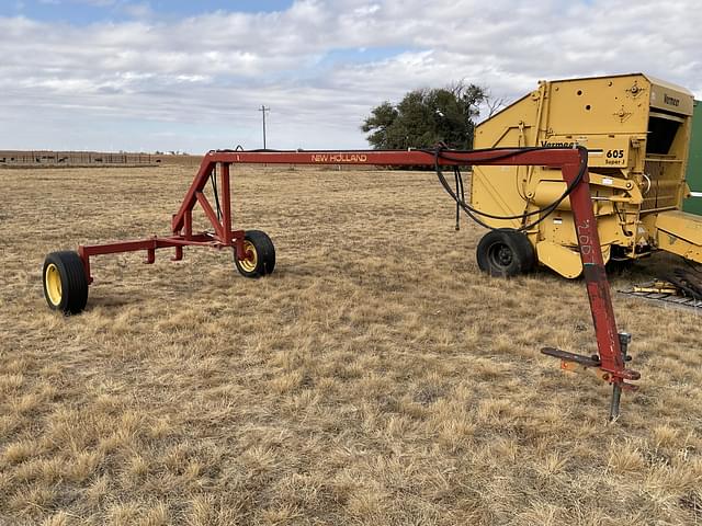 Image of New Holland 252 equipment image 1