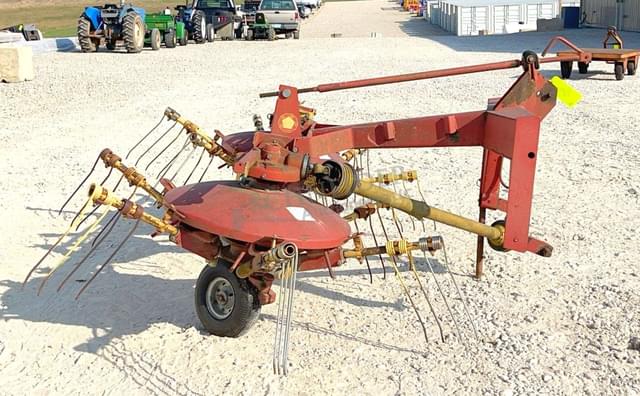 Image of New Holland 254 equipment image 2