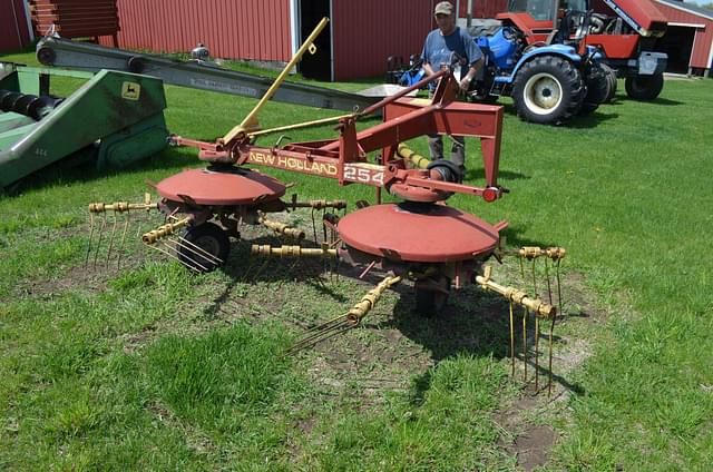 Image of New Holland 254 equipment image 1