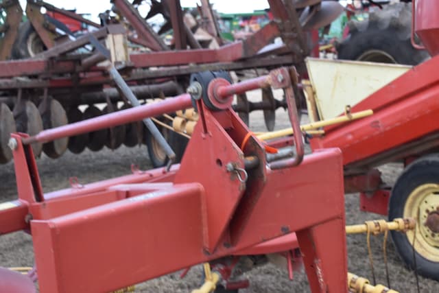 Image of New Holland 254 equipment image 3