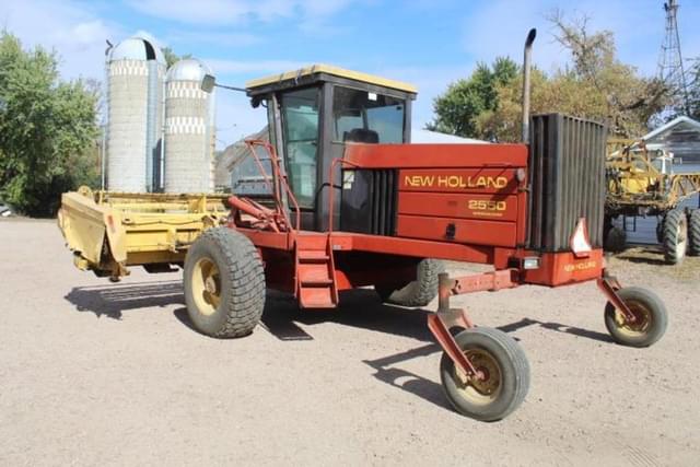 Image of New Holland 2550 equipment image 2