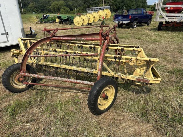Image of New Holland 256 equipment image 2