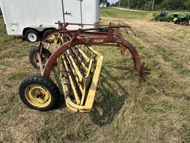 Image of New Holland 256 equipment image 1