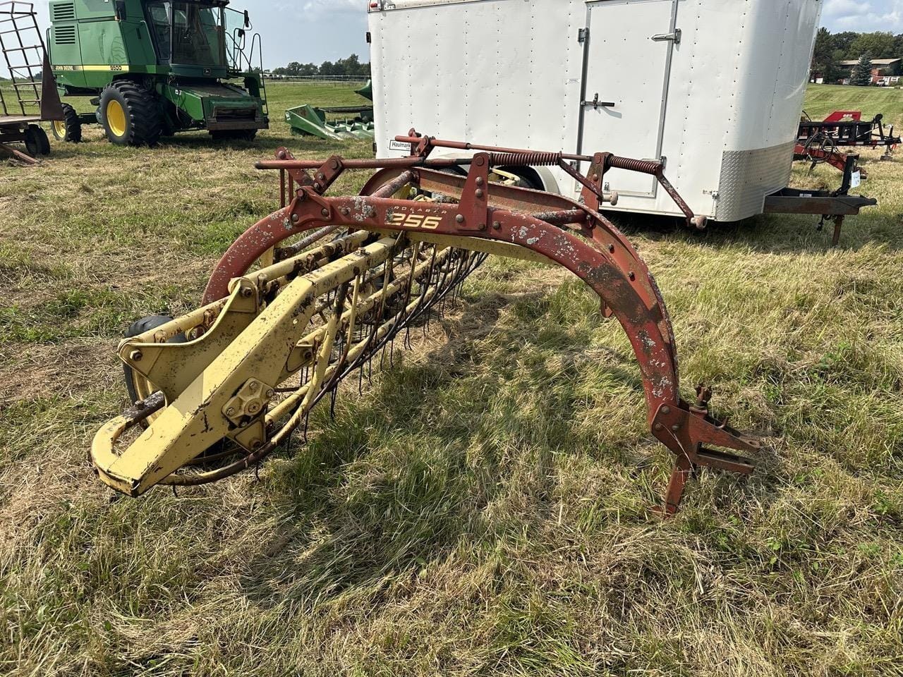 New Holland 256 Equipment Image0