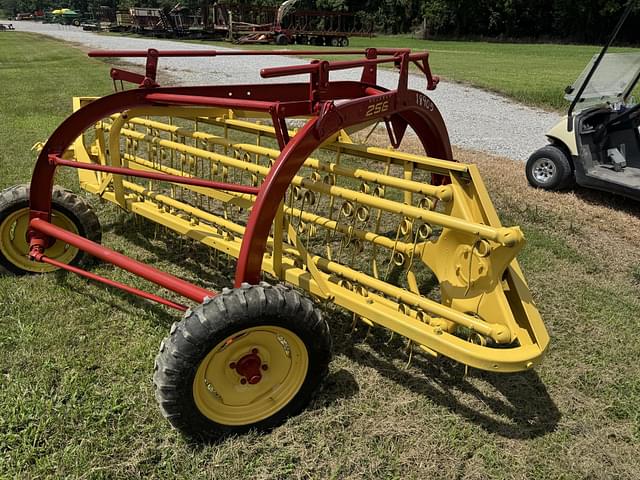Image of New Holland 256 equipment image 3