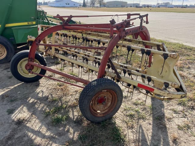 Image of New Holland 256 equipment image 3