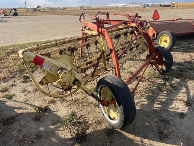 Image of New Holland 256 equipment image 2